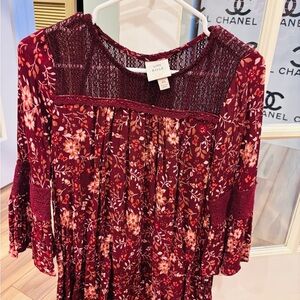 NWT Knox Rose Maroon Floral Lace top
